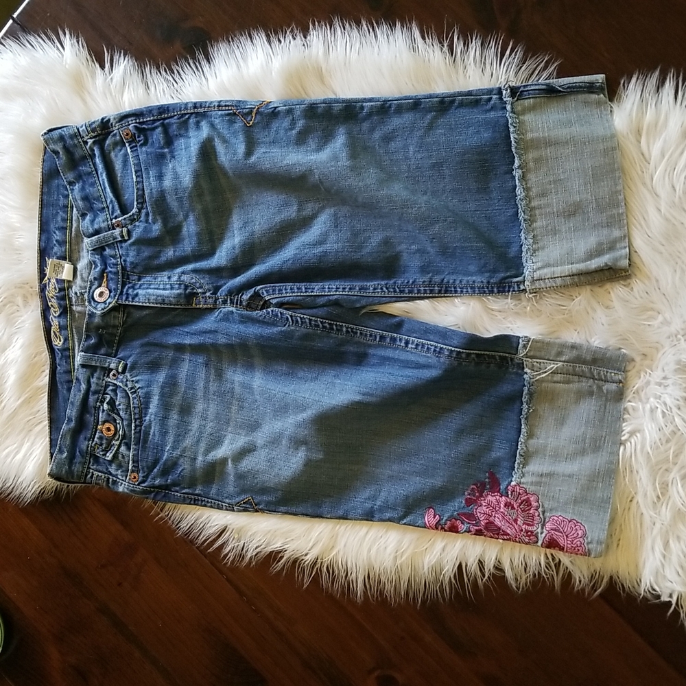Pink Floral Embroidered Cropped Jeans